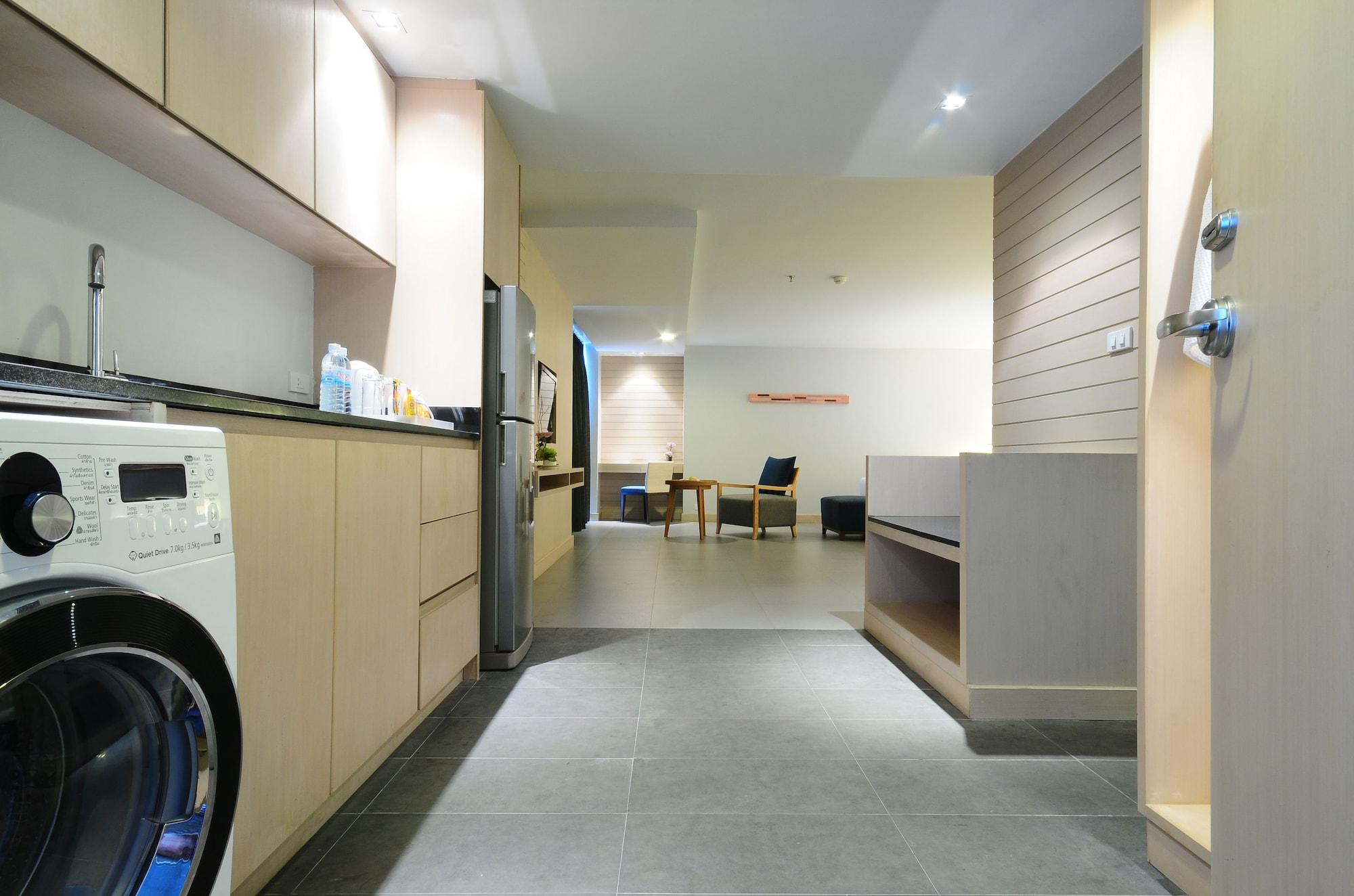 Ashlee Heights Hotel Patong Екстериор снимка