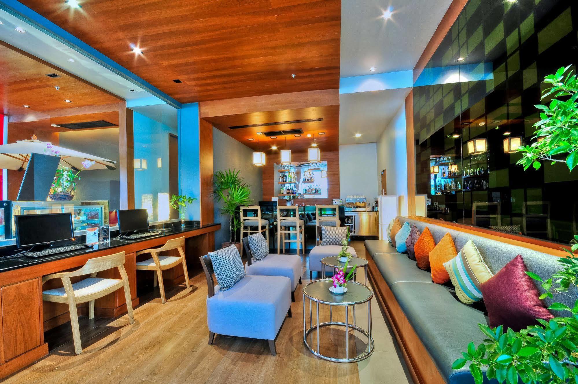 Ashlee Heights Hotel Patong Екстериор снимка